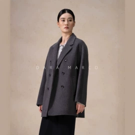 女式毛呢外套;休闲裤;女式衬衫