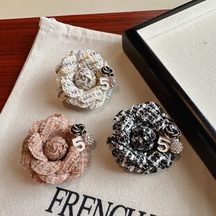New Maillard Camellia Vintage Corsage Fragrant Style High-end Temperament Flower Fabric Handmade Brooch Pin Women