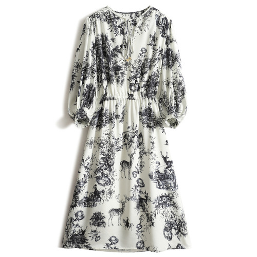 The exquisite and elegant mysterious garden pencil sketch steel pen dress with elastic crepe 23mm silk lantern sleeves