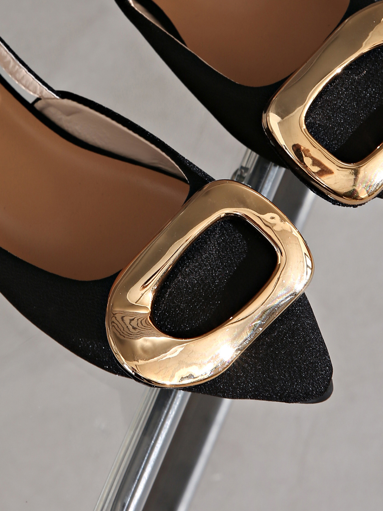 Women's Pointed Toe Flat Sandals Summer New Style Puff Toe Metal Cloth Shoes_vogvips.com