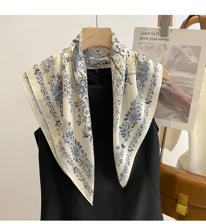 40g Weight Silk Scarf Classification Outdoor, Daily Occasion Cotton Material Ditsy Floral Pattern Autumn&Winter Season Women's Gender Vintage Style, Simple Style Style Women's Vintage Style Simple Style Ditsy Floral Cotton Silk Scarf 无