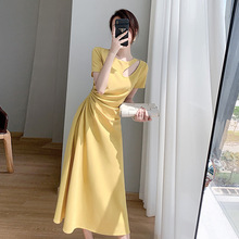 深圳南油夏季女别致惊艳高级感小众设计收腰显瘦气质黄色连衣裙子