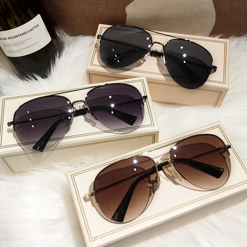 Pilot Super Cool Toad Goggles Tea Sunglasses Men's Driving Women's Couple Sunglasses Black Super Retro Personalized Big Face Pilot Super Cool Toad Goggles Tea Sunglasses Men's Driving Women's Couple Sunglasses Black Super Retro Personalized Big Face