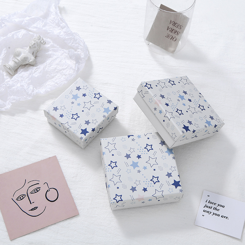 厂家现货黑白星星首饰盒戒指耳环项链手链情侣对戒节日礼物包装盒