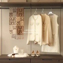 现代售楼处样板房开放式衣帽间软装女生服饰展示架套装摆件组合款