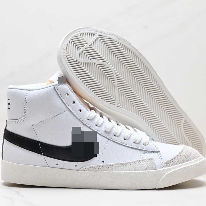 Trailblazer Mid '77 high-top sneakers, featuring a double hook design, a unique color-block pattern, and a versatile, casual, retro style suitable for skateboarding and everyday wear