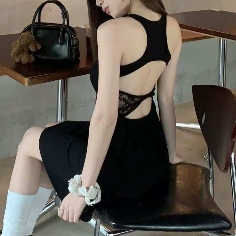 Черное платье-слинг женское маленькое 2025 новое весеннее кружевное сшивание