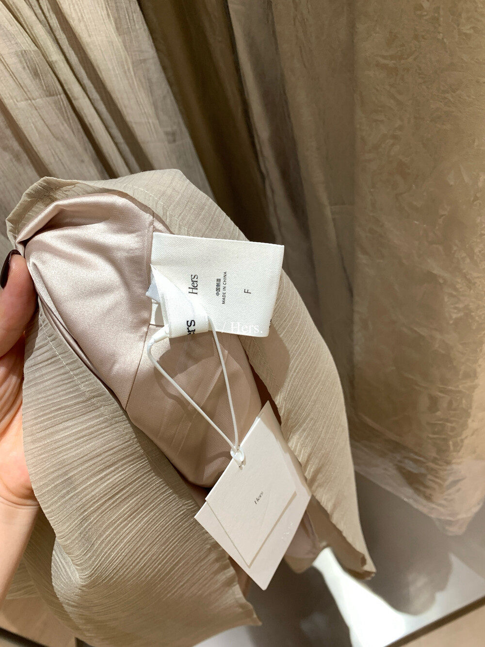 Chân váy xòe xếp ly nữ chất vải voan mỏng nhẹ, dáng chữ A, thiết kế bồng xòe thanh lịch — màu đen, trắng ngà, Màu lúa mì chi tiết 17