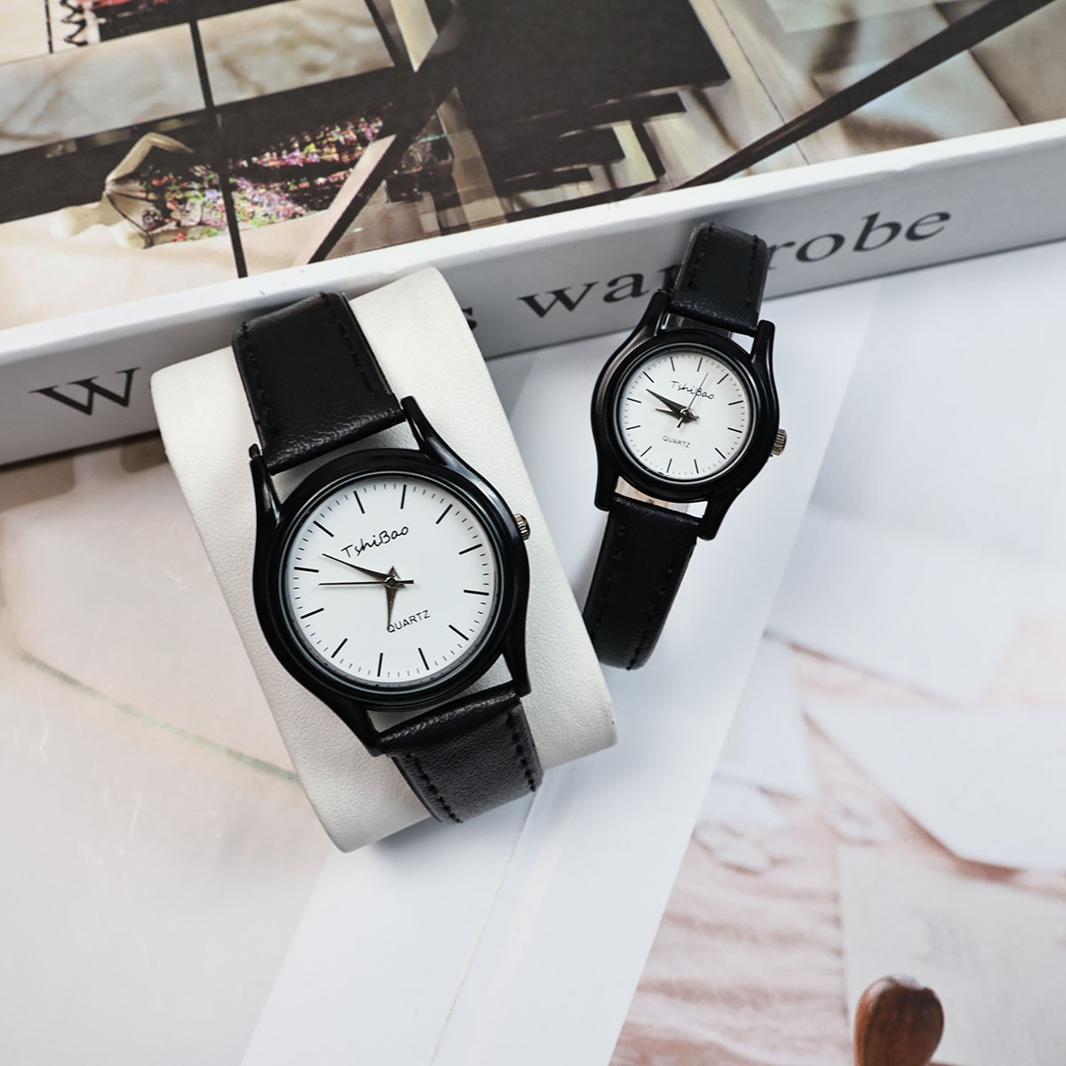 Classic brand fashionable quartz watches for men and women