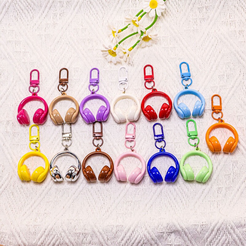 Vibrant and creative 3D headphone keychain, a sweet and cool style bag charm, DIY handmade jewelry accessories, wholesale materials Vibrant and creative 3D headphone keychain, a sweet and cool style bag charm, DIY handmade jewelry accessories, wholesale materials