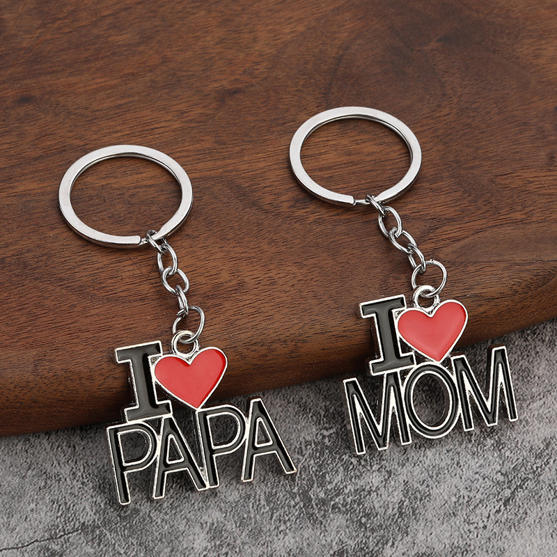 European and American jewelry 2023 new family keychain DAD MOM MAMA PAPA love keychain pendant