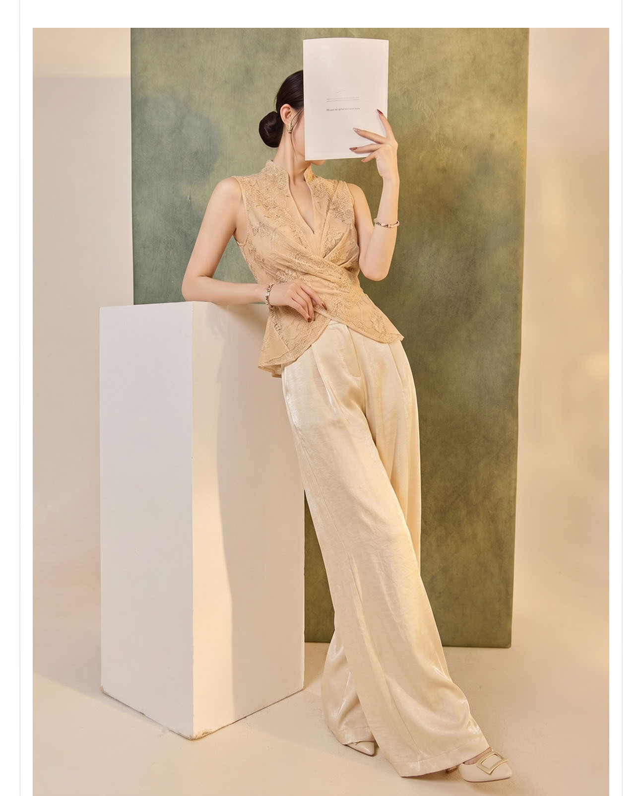 Áo vest nữ dài tay cổ chéo thêu tay, thắt lưng ren — màu vàng chi tiết 12