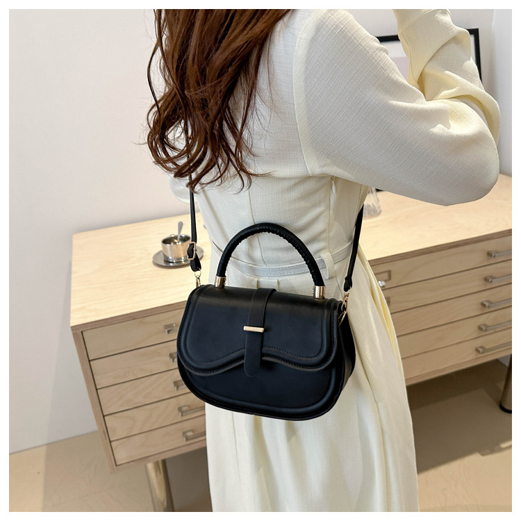 Einfache lässige 2024 neue modische und stilvolle einzelne Schulter Crossbody koreanische Version vielseitige kleine quadratische Tasche für_voghion.com