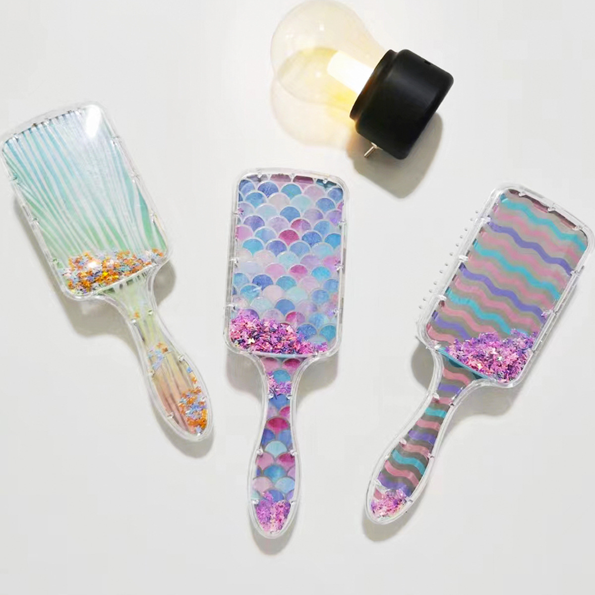 165g Weight Exaggerated Geometric Plastic Hair Combs 1 Piece