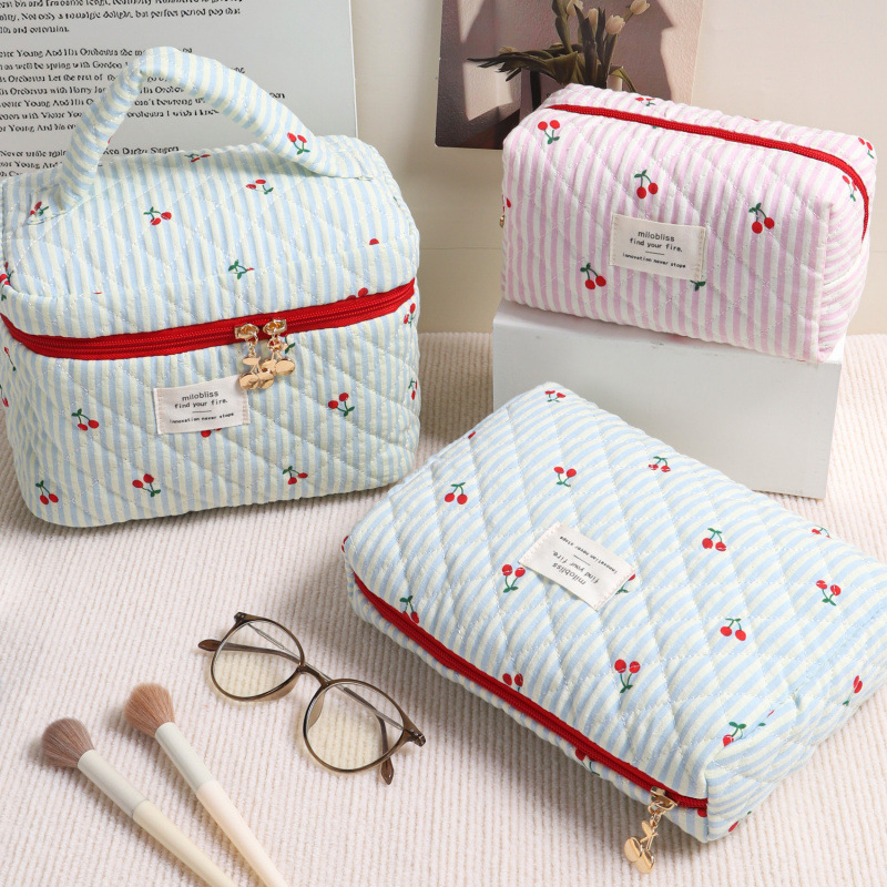 Girly Quilted Cherry Color-Blocked Striped Makeup Bag for Women, Large Capacity Portable Travel Toiletry Storage Bag