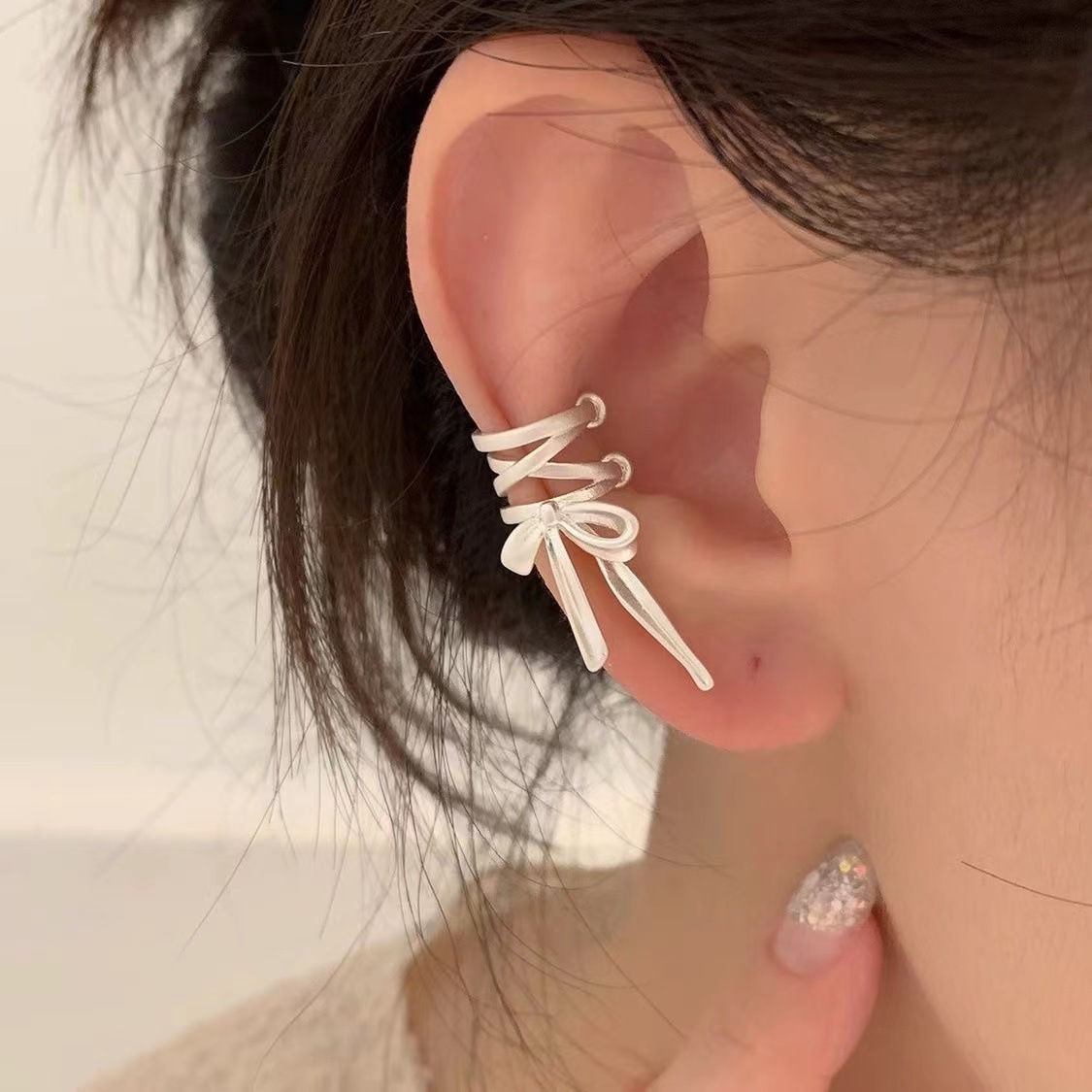 Ribbon Bow Tie Ear Clip Without Piercing Pure White Ballet Ear Bone Clip High-End Cool Style Earrings for Women