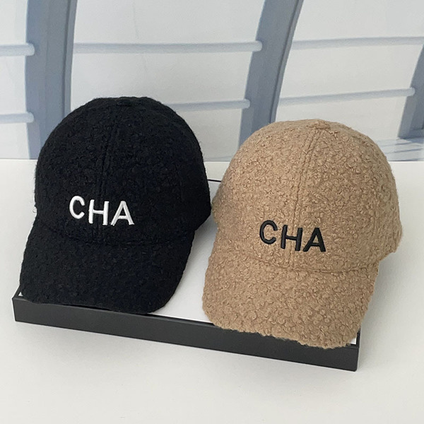 Brand velvet baseball cap for leisure