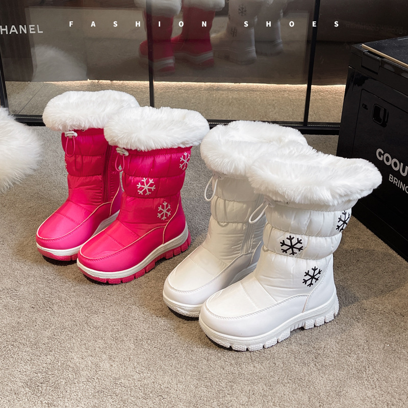 冬の新型子供の雪地の靴の雪の高い筒の東北の子供のかわいいファッションの綿の靴のレジャーの柔らかい底の保温靴|undefined