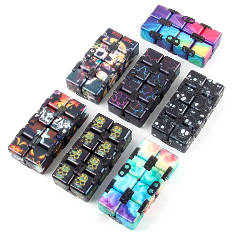 Descompresión de Halloween ilimitado Cubo de Rubik Navidad descompresión nuevo juguete exótico bolsillo Flip de segunda orden de Rubik's Cube transfronteriza