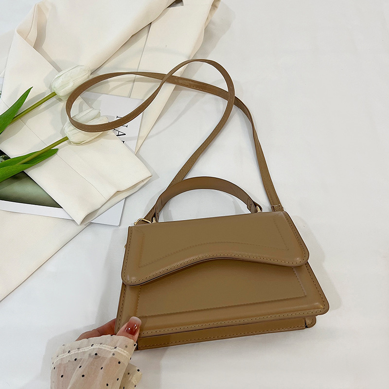 Bolso simple bolso cuadrado pequeño 2025 primavera y verano nuevo estilo coreano color sólido personalidad belleza moda nicho diagonal bolso