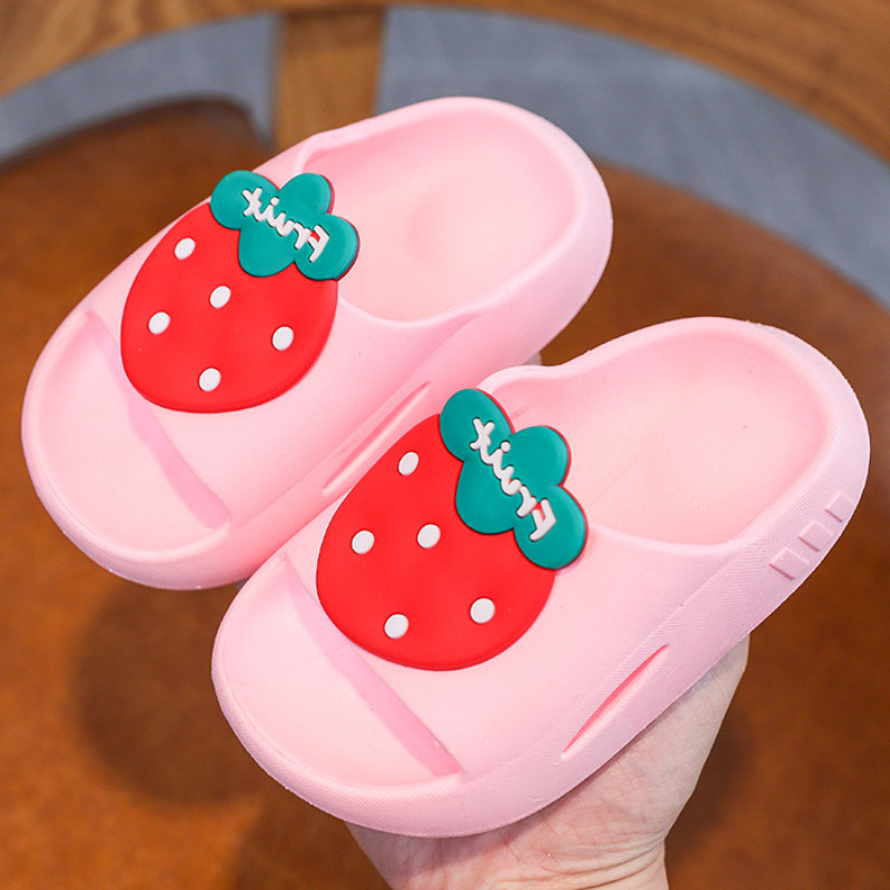 Zapatillas para niños, bebé de dibujos animados para niños pequeños y medianos, zapatos de princesa de fresa para niños de verano suaves