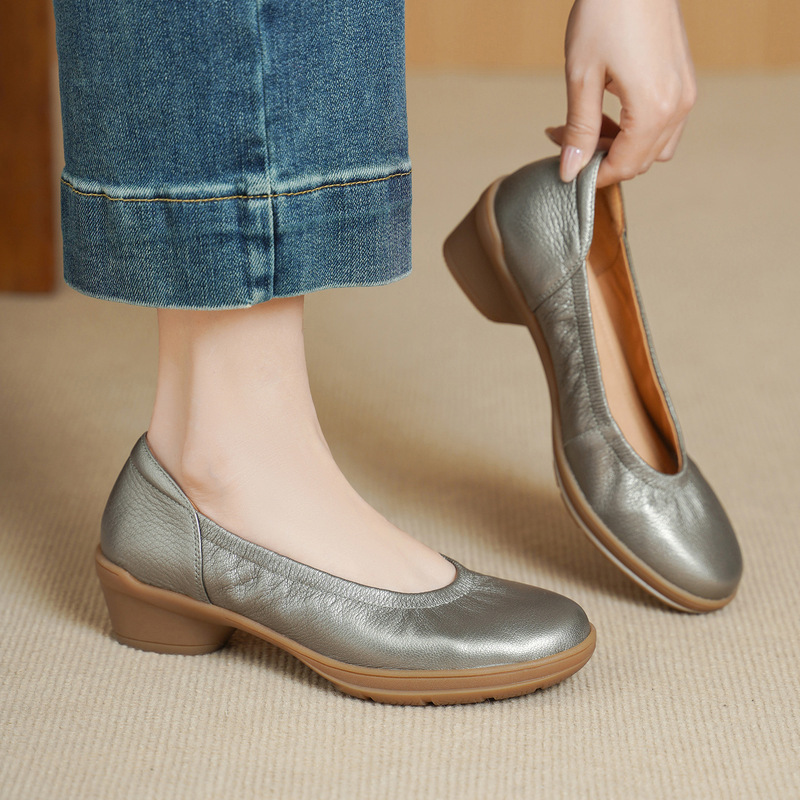 Plus-Size 2026 Spring New Style High-Heeled Chunky Heel Commuter Women's Shoes, Shallow Mouth, Cream White Soft Cowhide, Comfortable Women's Flats