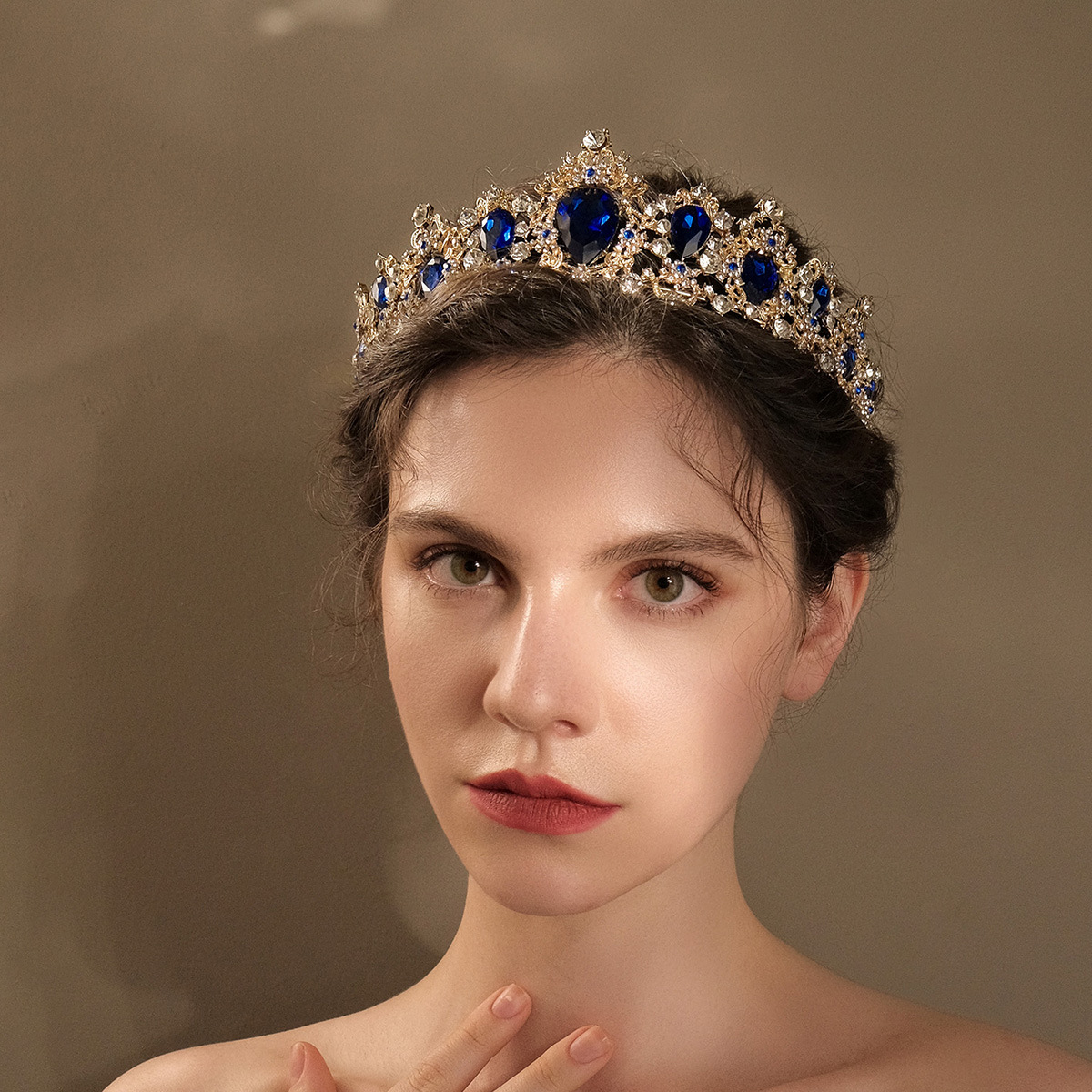 Europeo y americano boda joyería vintage rhinestone corona princesa cumpleaños pelo accesorios corte lujo rojo cristal nupcial corona