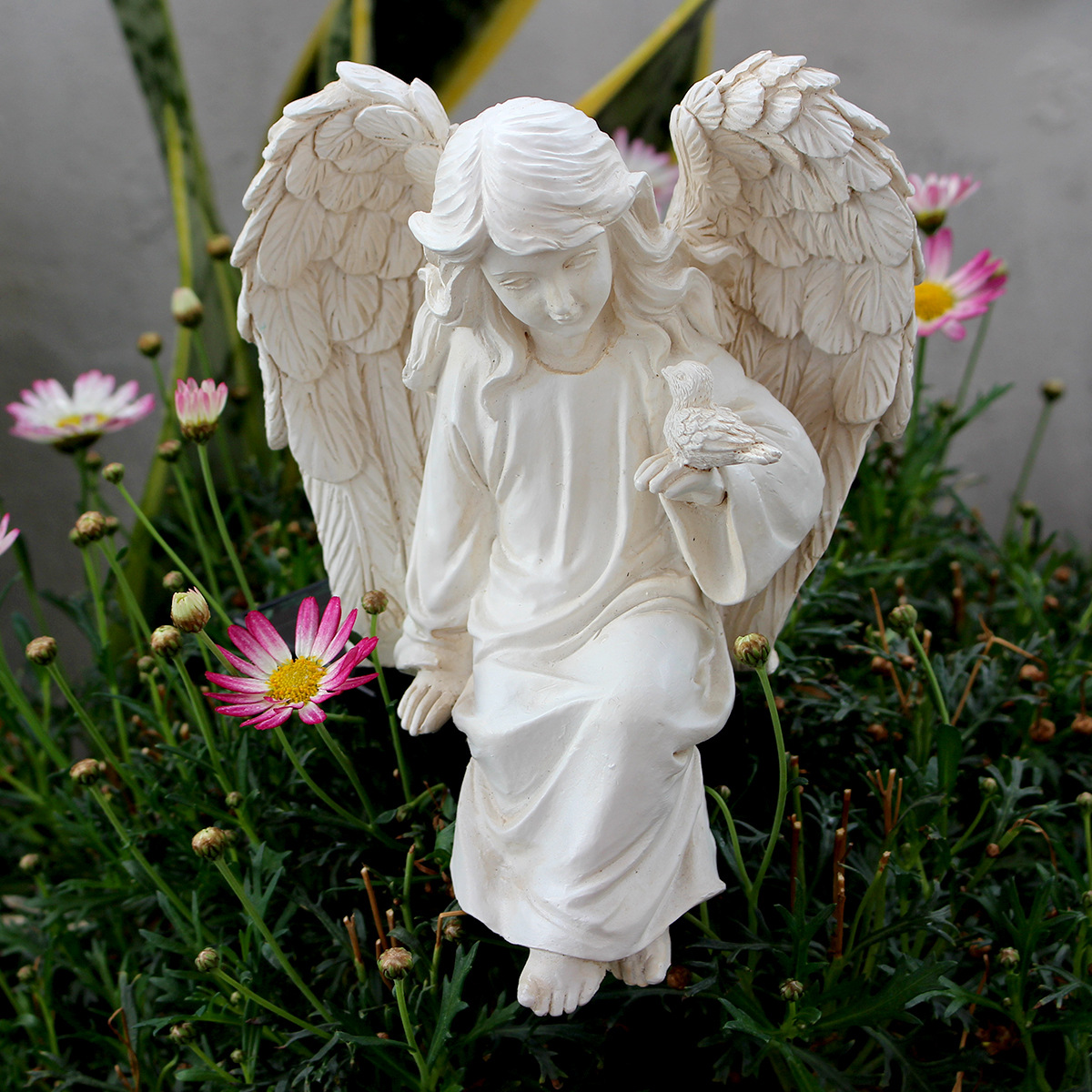 American Outdoor resin sitting Angel Garden Balcony decoration solar garden lamp Angel lawn lamp
