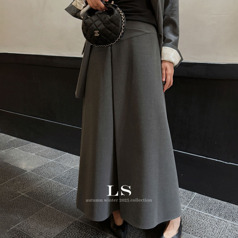 【LS新品牌】黑标极简大牌 早秋上新极简纯色通勤百搭半身裙30275|undefined