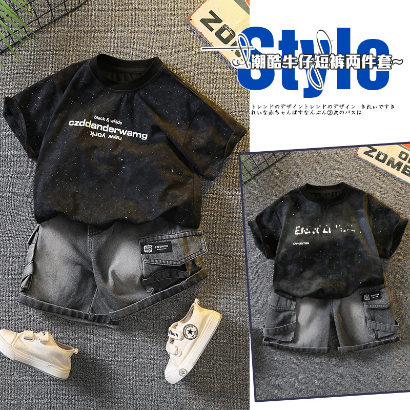 5384 Traje de verano para niños 2025 nueva ropa para niños fresco y guapo bebé estilo de verano de manga corta a rayas de la calle frita