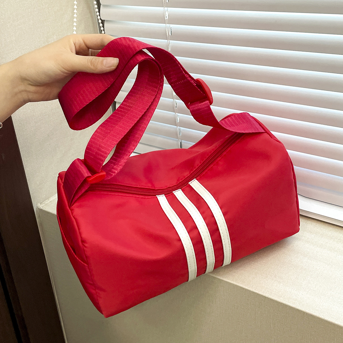 跨境女士斜挎包休闲批发运动牛津布波士顿枕头红包潮流旅行单肩包