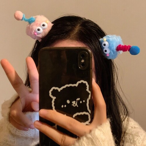 Adorable children's plush monster hair clip, fluffy antenna ugly doll duckbill clip, funny pom-pom clip