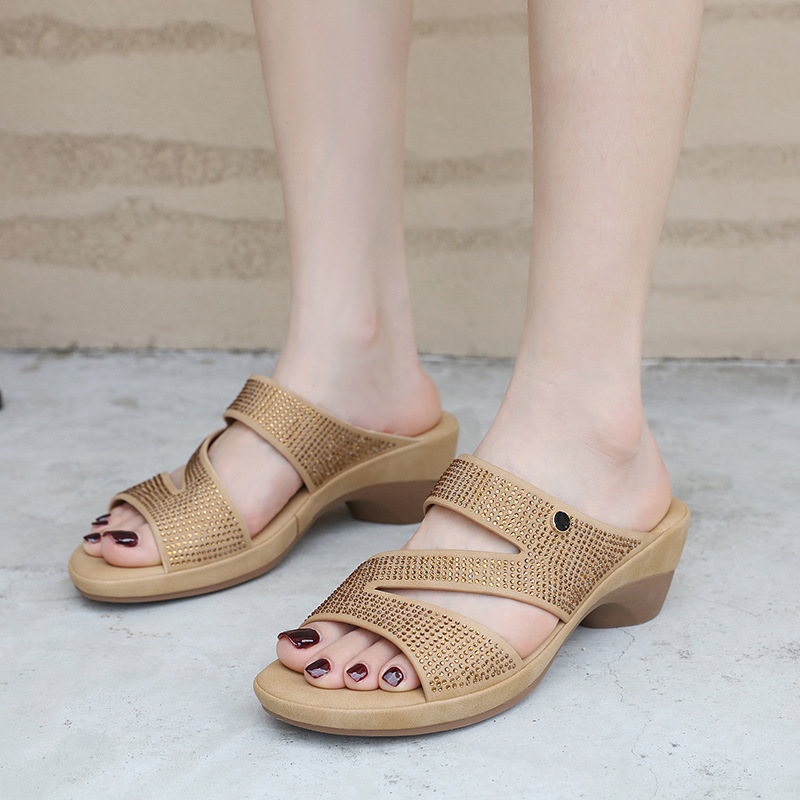 678-3 Inventario 2025 nuevos zapatos de agua ligeros cómodos ociosos de playa de pendiente de sandálias para mujeres