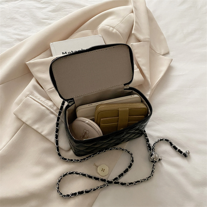 New Women's Handbag Small Square Bag Fashionable Makeup Box Bag Chain Diamond Grid Crossbody Bag - Thumbnail 4