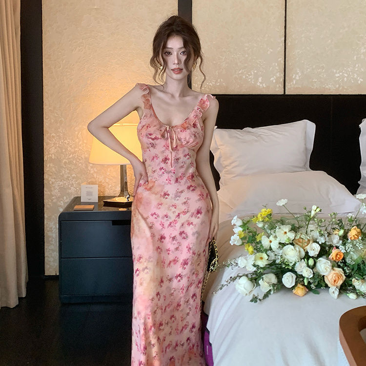 Tea Break French Style Gentle Elegant V-Neck Floral Sling dress Seaside Vacation Long Dress with Waist and Hip