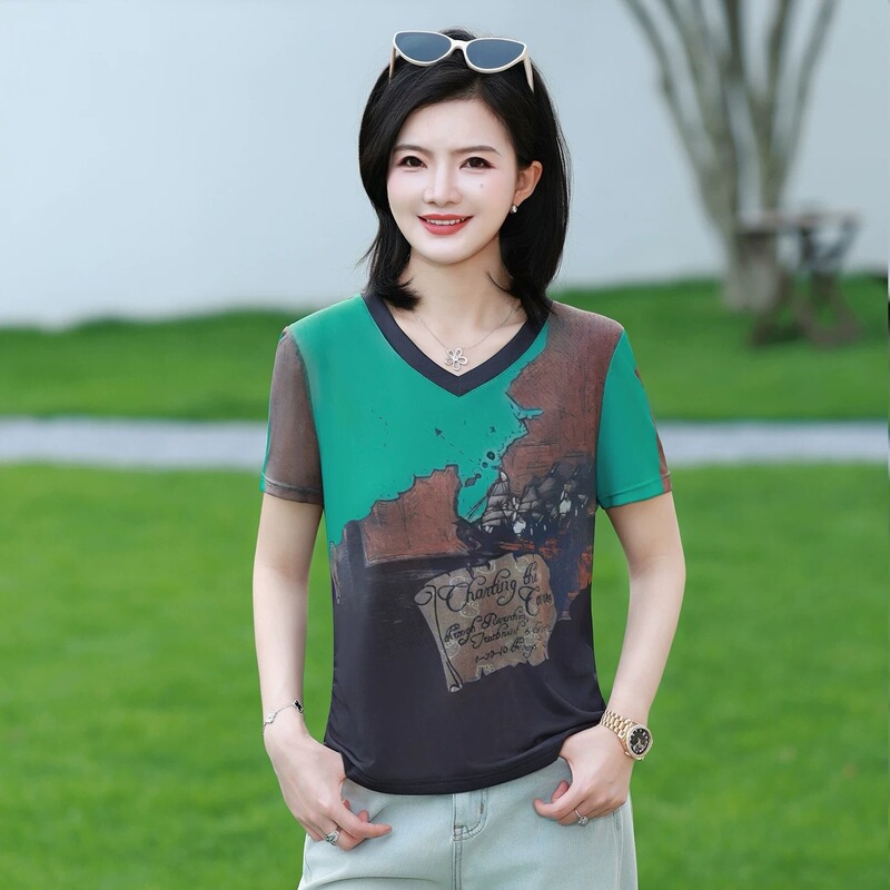 V-neck floral print waist-cinching pleated short-sleeve T-shirt for women, new summer style, stretchy, slimming, age-reducing, versatile trendy top V-neck floral print waist-cinching pleated short-sleeve T-shirt for women, new summer style, stretchy, slimming, age-reducing, versatile trendy top