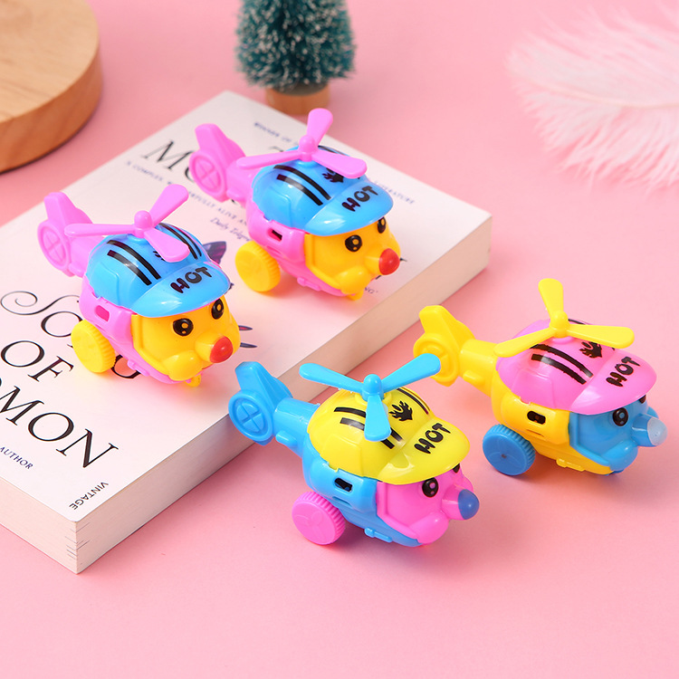 Venta caliente Q versión plástico dibujos animados Tire hacia atrás modelo de coche niños y niñas juguetes kindergarten regalo juguetes al por mayor