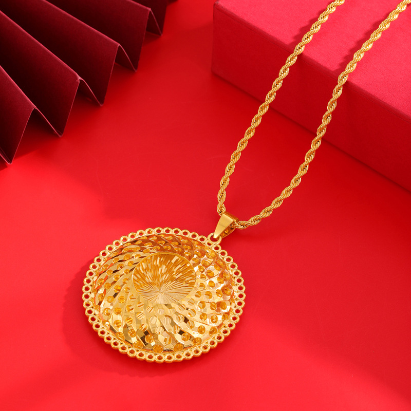 Aleación de cobre redondo hombres y mujeres flor hueco vintage colgante imitación oro etiqueta temperamento estilo antiguo arena oro joyería colgante