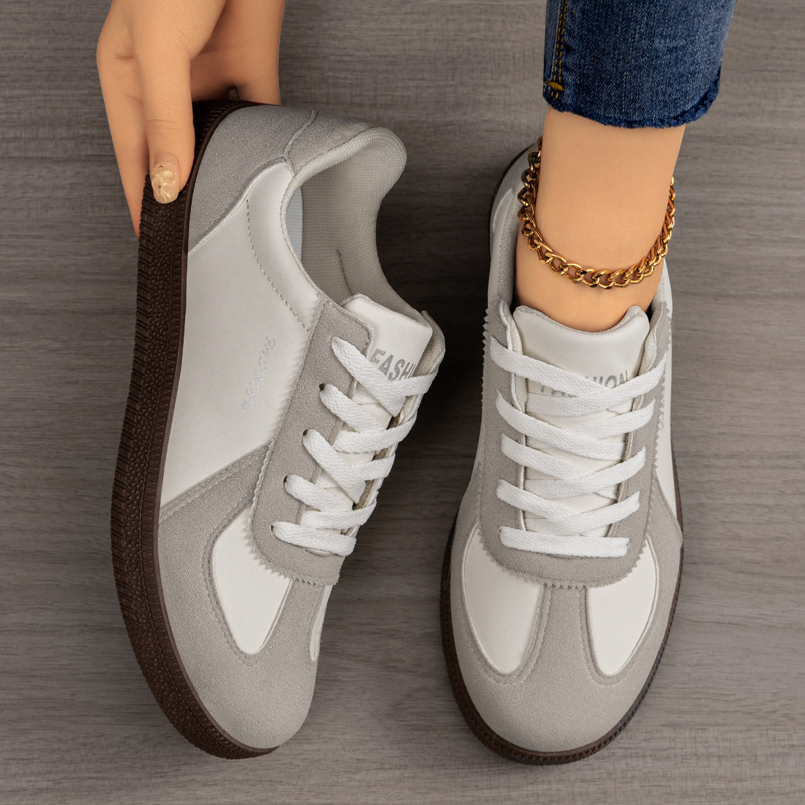 Zapatos de primavera ligeros zapatos casuales de color sólido simple zapatos de entrenamiento alemán transfronterizos zapatos de mujer zapatos blancos al por mayor