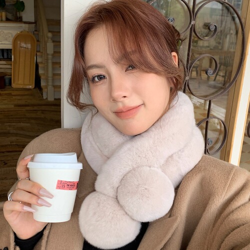 Real Rabbit Fur Scarf for Women - Winter Warmth, Student-Friendly, Versatile, Cute, Cross-Fur Collar, Thicker Rabbit Fur Lapel