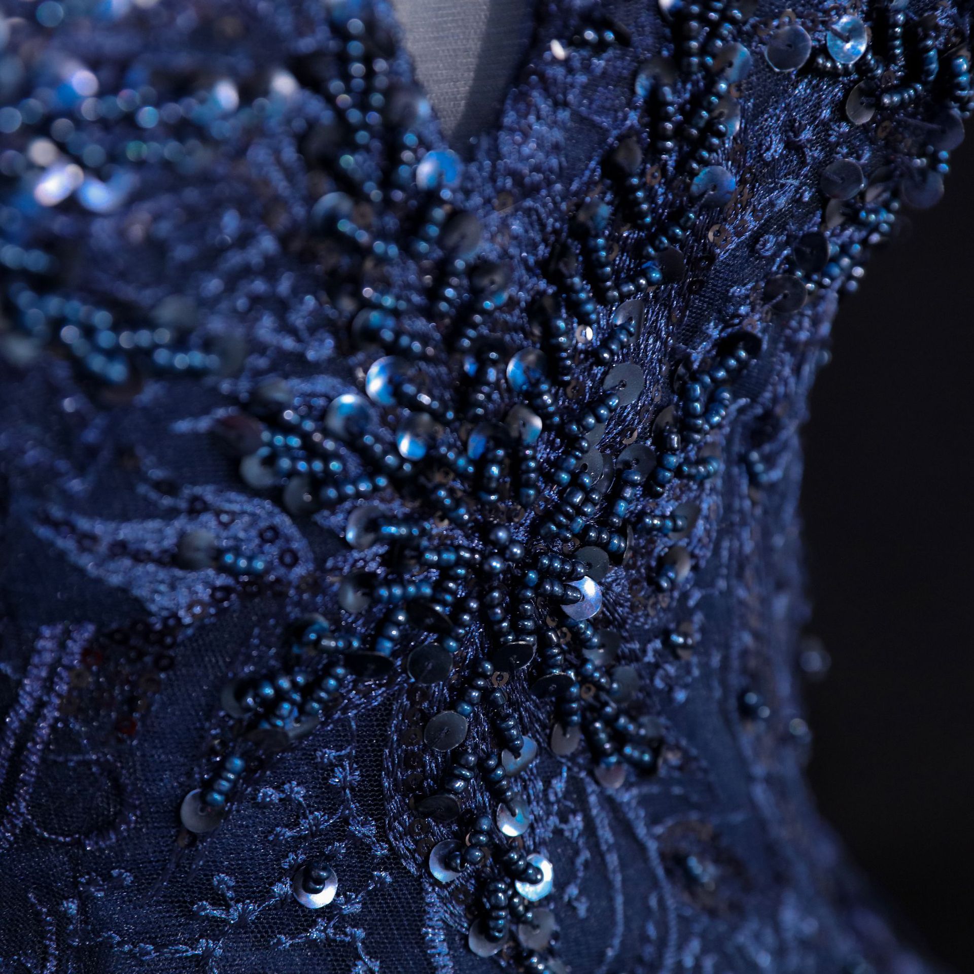 Damenbekleidung Farbiges Garn 2024 Braut Solo Kunst Prüfung Bühnenauftritt Puffrock Eine Schulter Schlankes Bankettkleid Versorgung_voghion.com