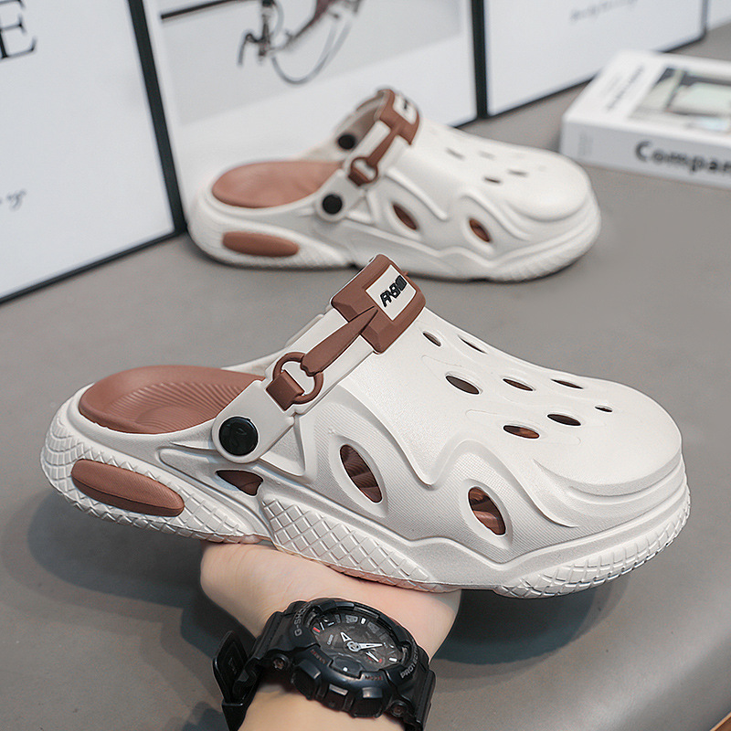 Zapatillas Baotou para hombres en verano, zapatos de agujero de playa 2024 nuevas sandalias casuales transfronterizas de tamaño grande para hombres