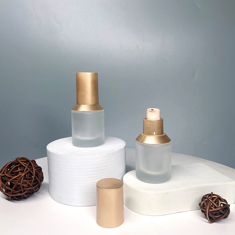 现货蒙砂30ml粉底液瓶 金盖园嘴按压乳液瓶 真空磨砂分装玻璃瓶