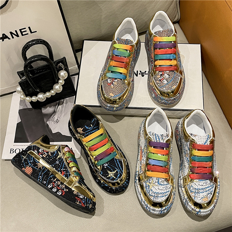 Sneaker casual con strass da donna con suola alta alla moda_voghion.com