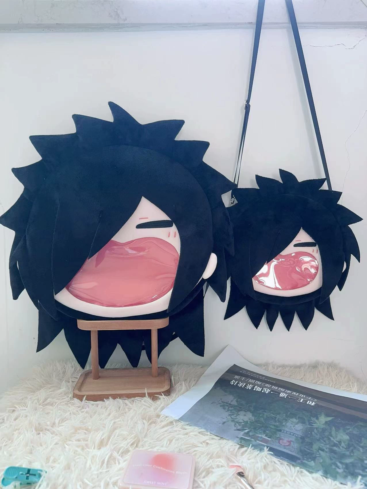 Плечная сумка (Naruto) подлинная с плюшевым персонажем, размеры 18×20 см и 35×37 см
