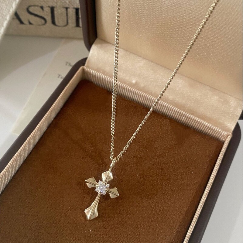 Twilight City Zircon Cross Necklace, Vintage, Simple, Fashionable, Versatile, Unique, and Exquisite Clavicle Chain, Perfect as a Gift Twilight City Zircon Cross Necklace, Vintage, Simple, Fashionable, Versatile, Unique, and Exquisite Clavicle Chain, Perfect as a Gift