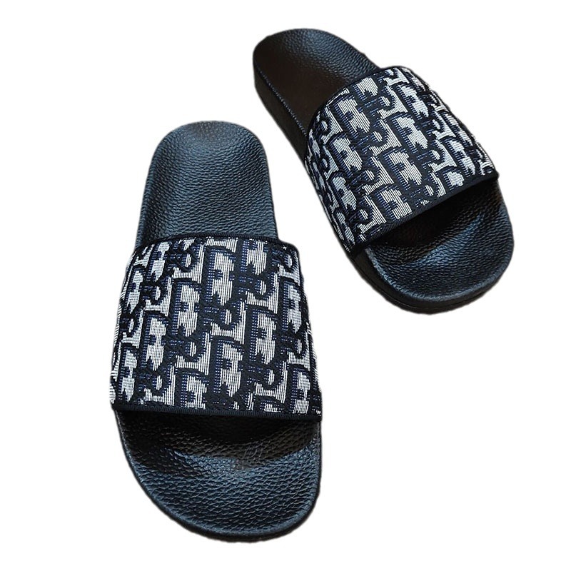 2025 European Station Summer New Couple Pantuflas Hombres y mujeres Europeos y americanos Zapatillas de alta gama para hombres