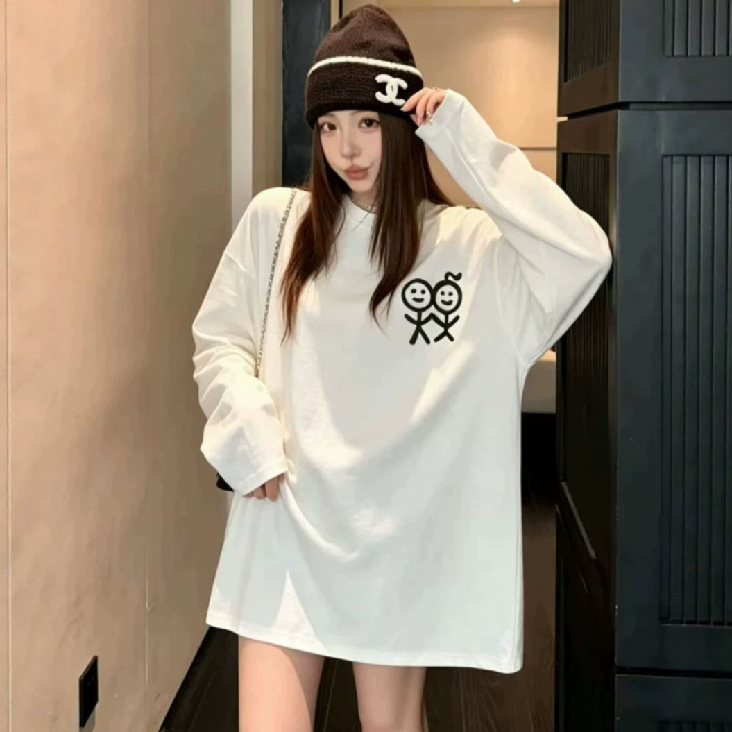 High-quality stick figure print long T-shirt, Korean style, loose fit, round neck, mid-length base layer, everyday wear for women.