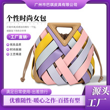 B���¿�˻@��Ů���߼��r�е��������ᾎ�������μ�б��ˮͰŮ��