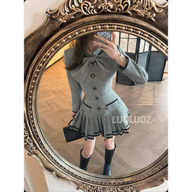 高定设计款法式学院风立领可拆卸蝴蝶排扣收腰百褶A摆黑边连衣裙